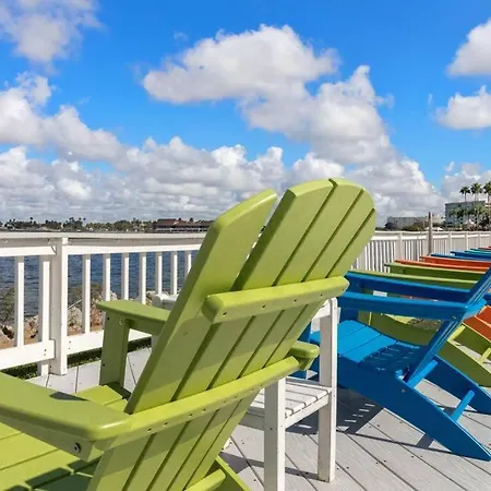 409-Waterfront View, Wifi, Pool, Close To Bucs Stadium